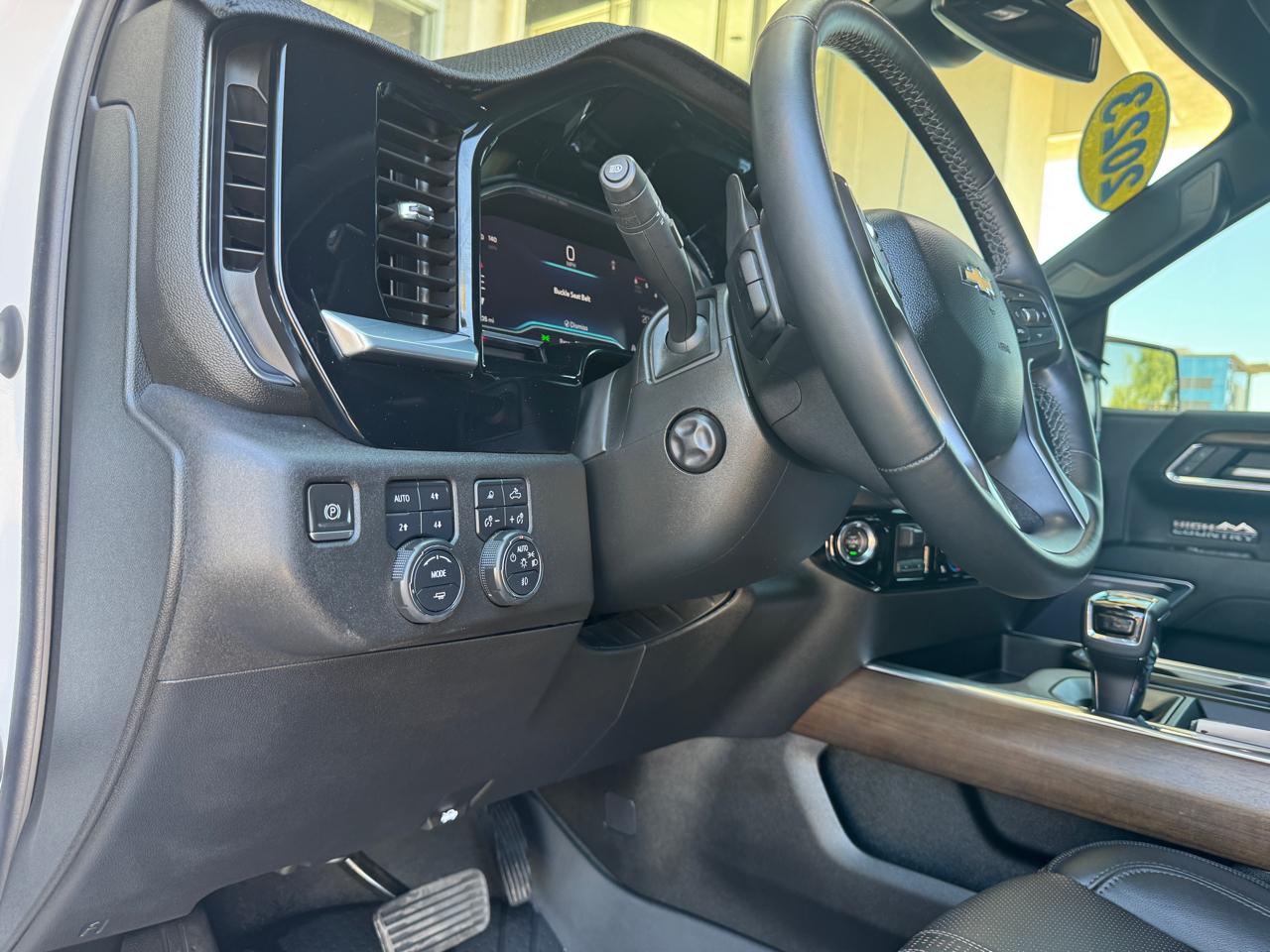 Chevrolet Silverado 1500 4WD Crew Cab 147" High Country 2023