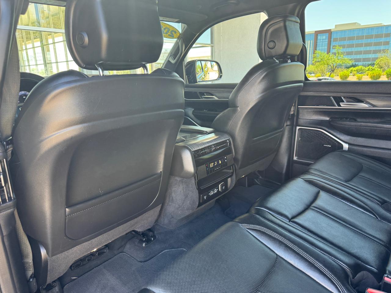 Jeep Wagoneer L Series II 4x4 2023