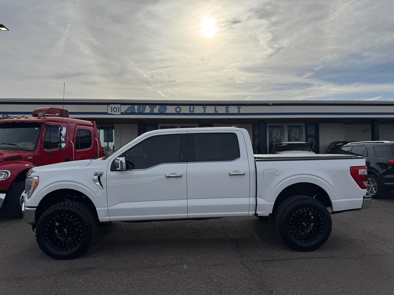Ford F-150 Lariat SuperCrew 5.5-ft. Bed 4WD 2023