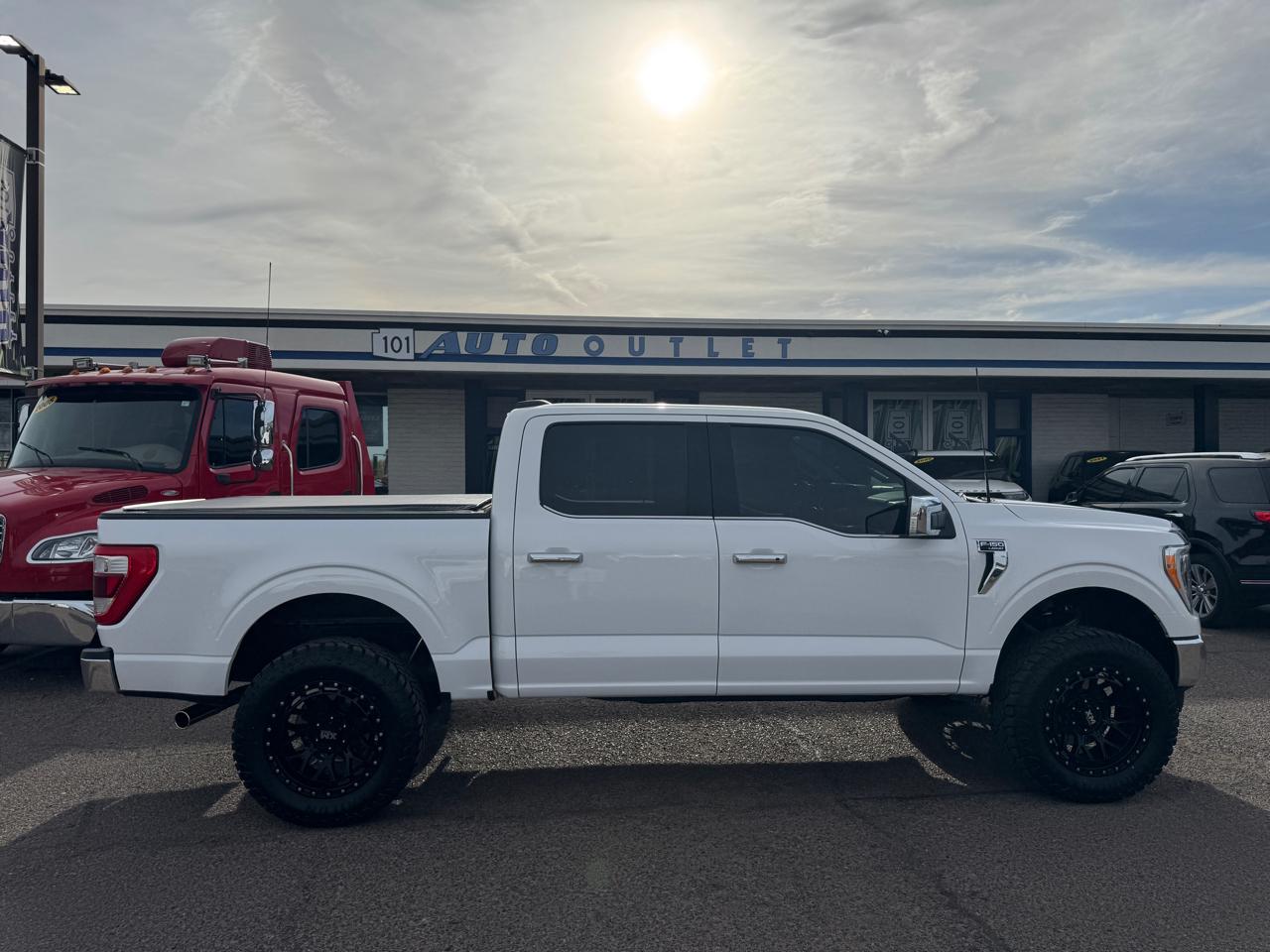 Ford F-150 Lariat SuperCrew 5.5-ft. Bed 4WD 2023