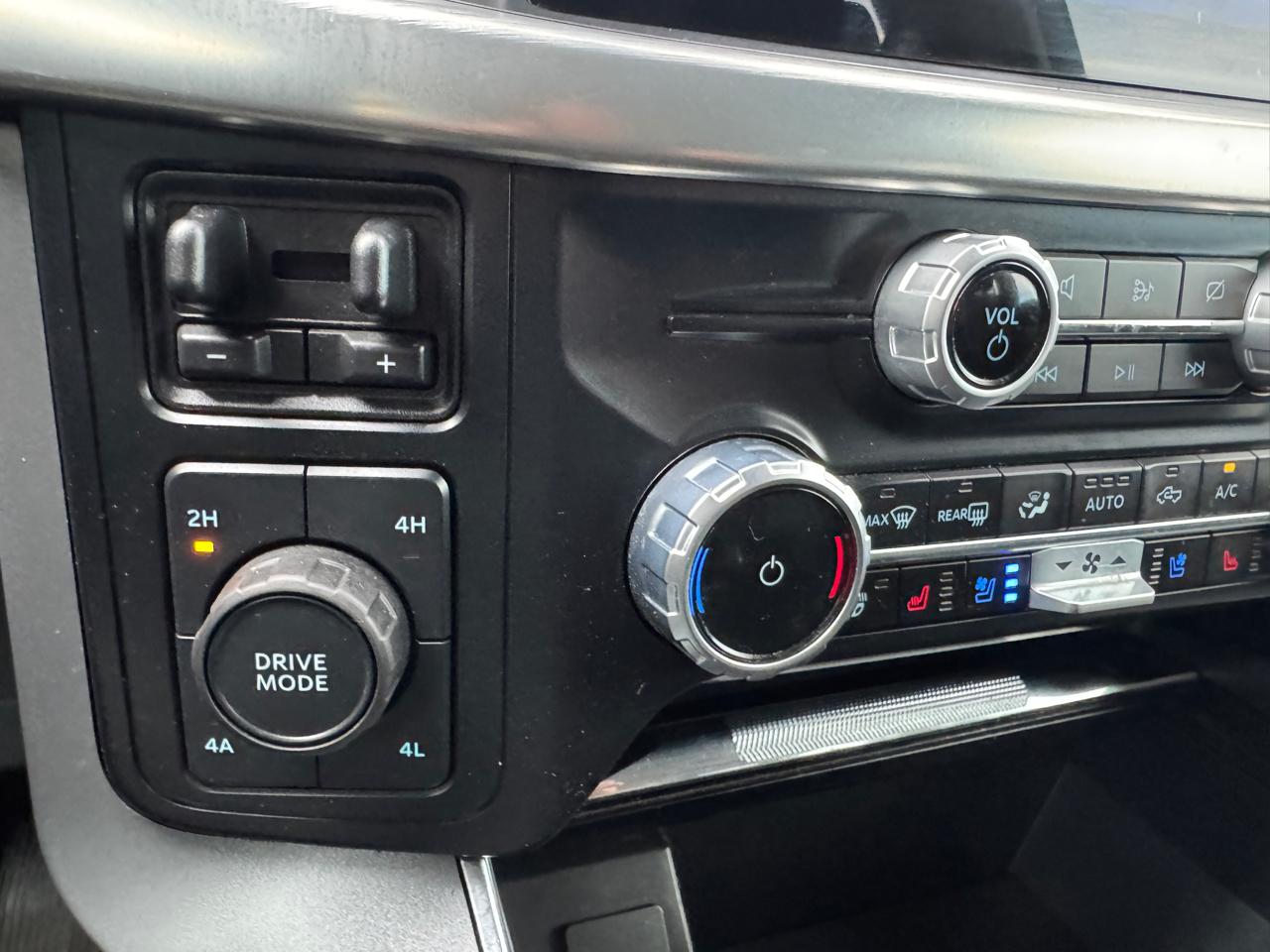 Ford F-150 Lariat SuperCrew 5.5-ft. Bed 4WD 2023