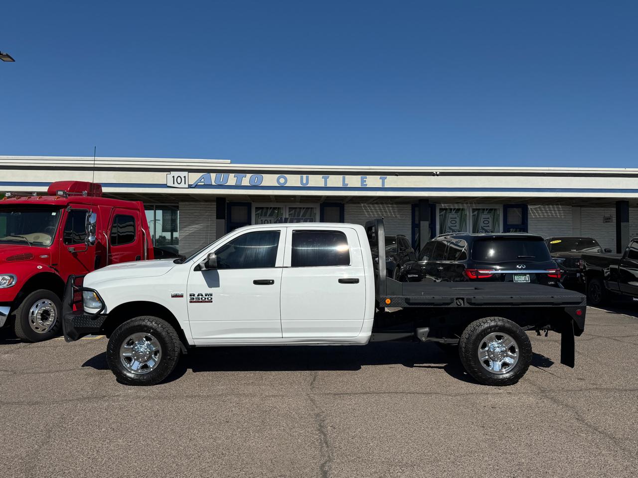 RAM 3500 Tradesman 4x4 Crew Cab 8' Box 2018