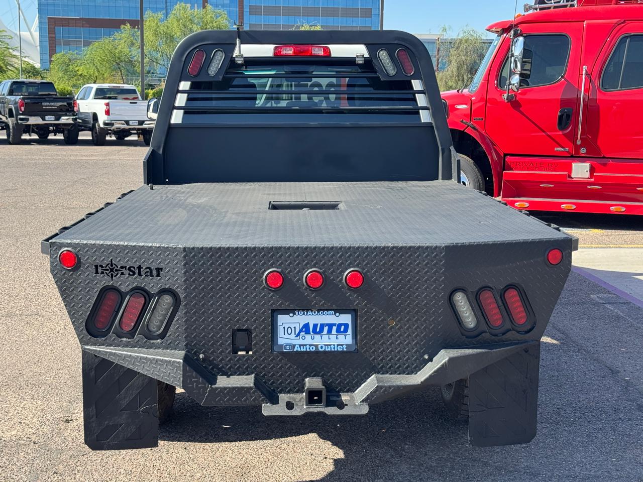 RAM 3500 Tradesman 4x4 Crew Cab 8' Box 2018