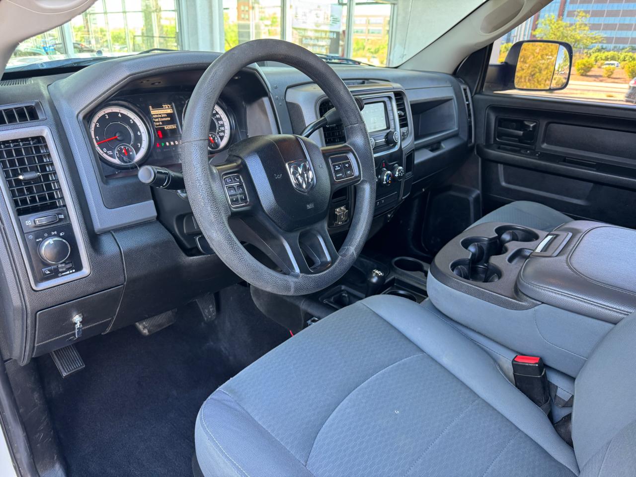 RAM 3500 Tradesman 4x4 Crew Cab 8' Box 2018