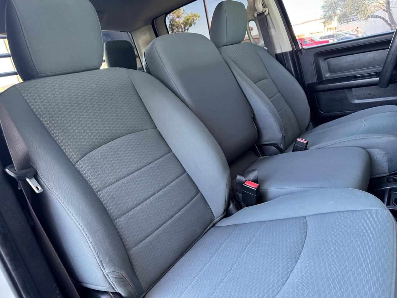RAM 3500 Tradesman 4x4 Crew Cab 8' Box 2018