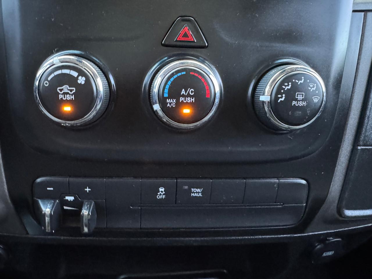 RAM 3500 Tradesman 4x4 Crew Cab 8' Box 2018