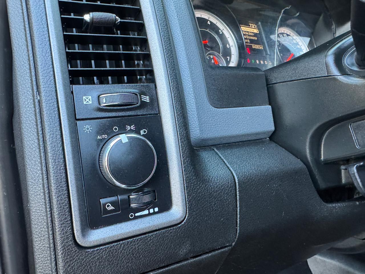 RAM 3500 Tradesman 4x4 Crew Cab 8' Box 2018