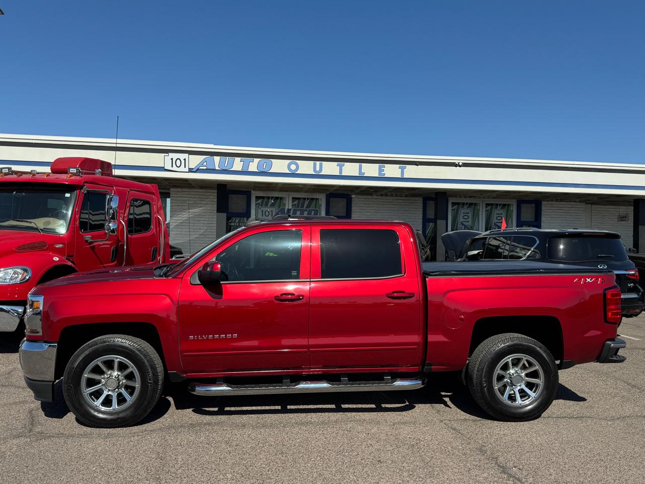 Chevrolet Silverado 1500 4WD Crew Cab 143.5" LT w/1LT 2018