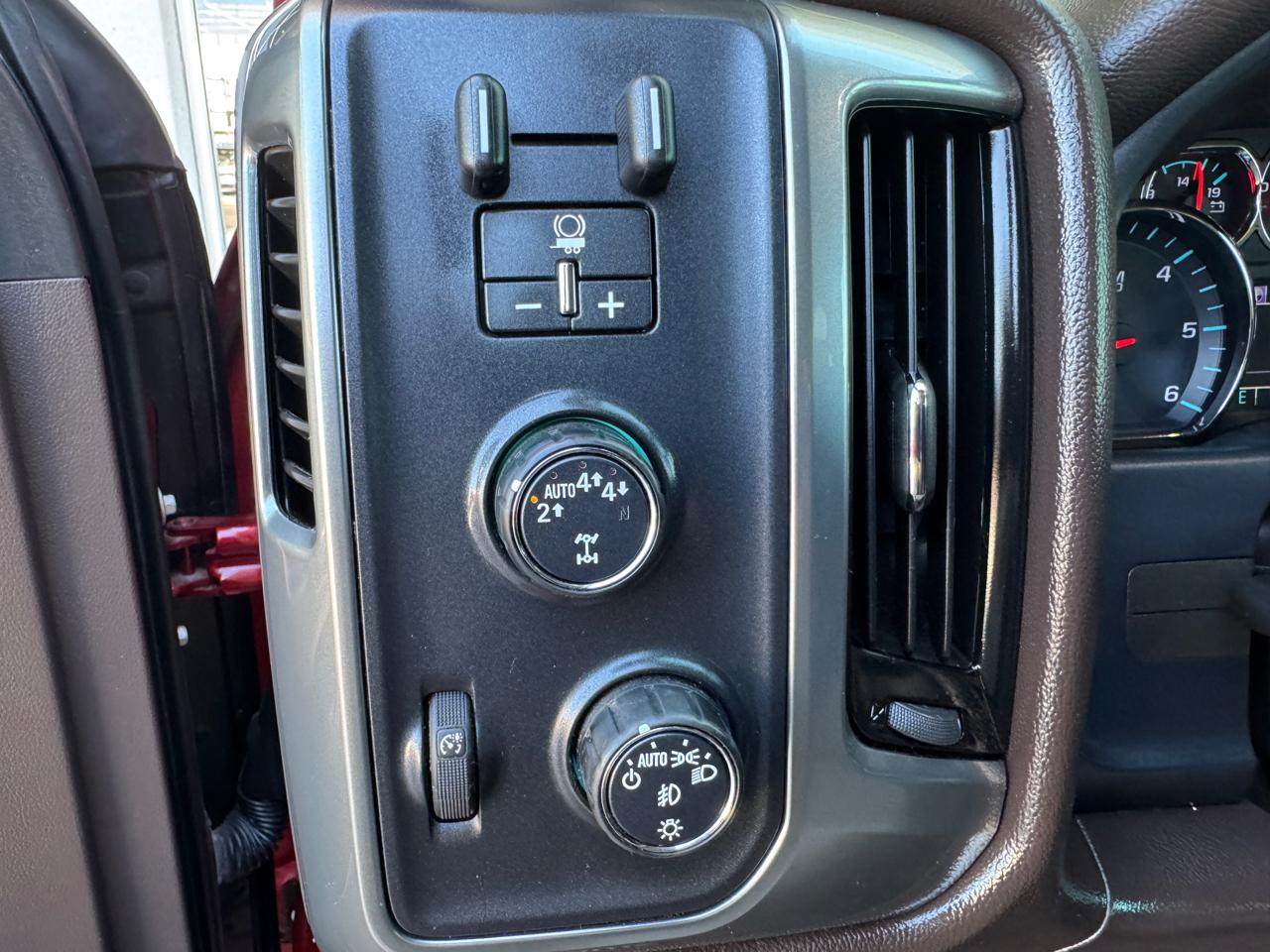Chevrolet Silverado 1500 4WD Crew Cab 143.5" LT w/1LT 2018