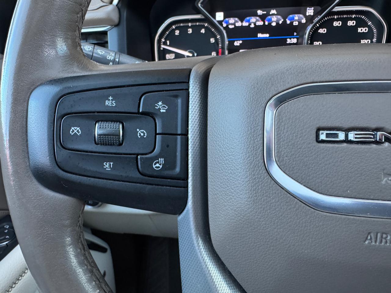 GMC Yukon XL 4WD 4dr Denali 2021