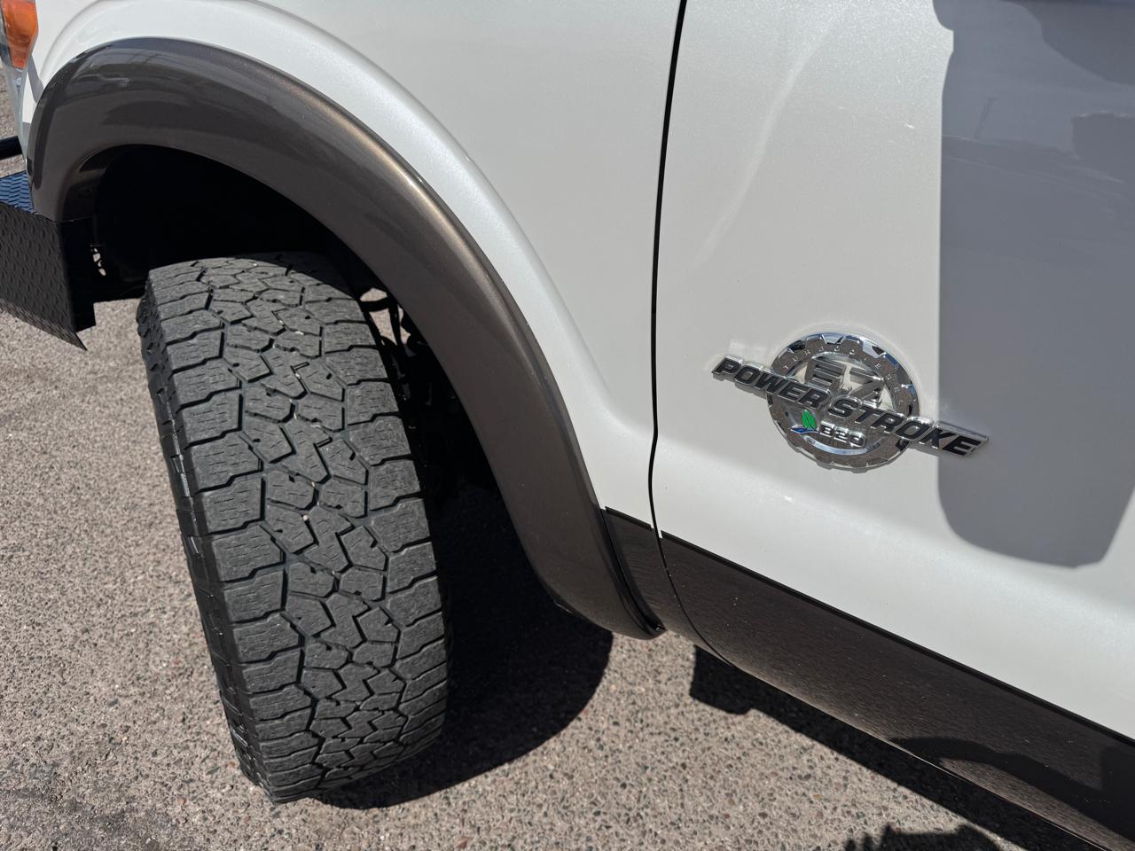 Ford Super Duty F-350 SRW 4WD Crew Cab 172" Platinum 2016