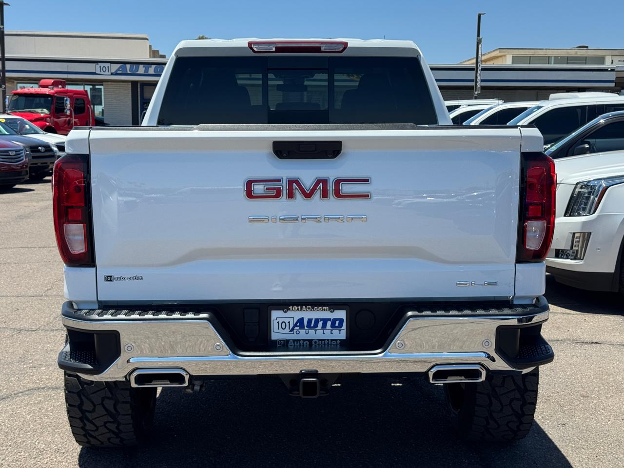 GMC Sierra 1500 4WD Crew Cab 147" SLE 2024