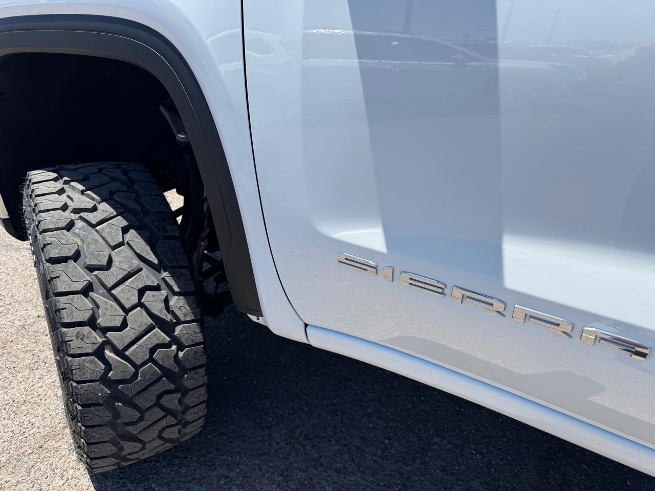 GMC Sierra 1500 4WD Crew Cab 147" SLE 2024