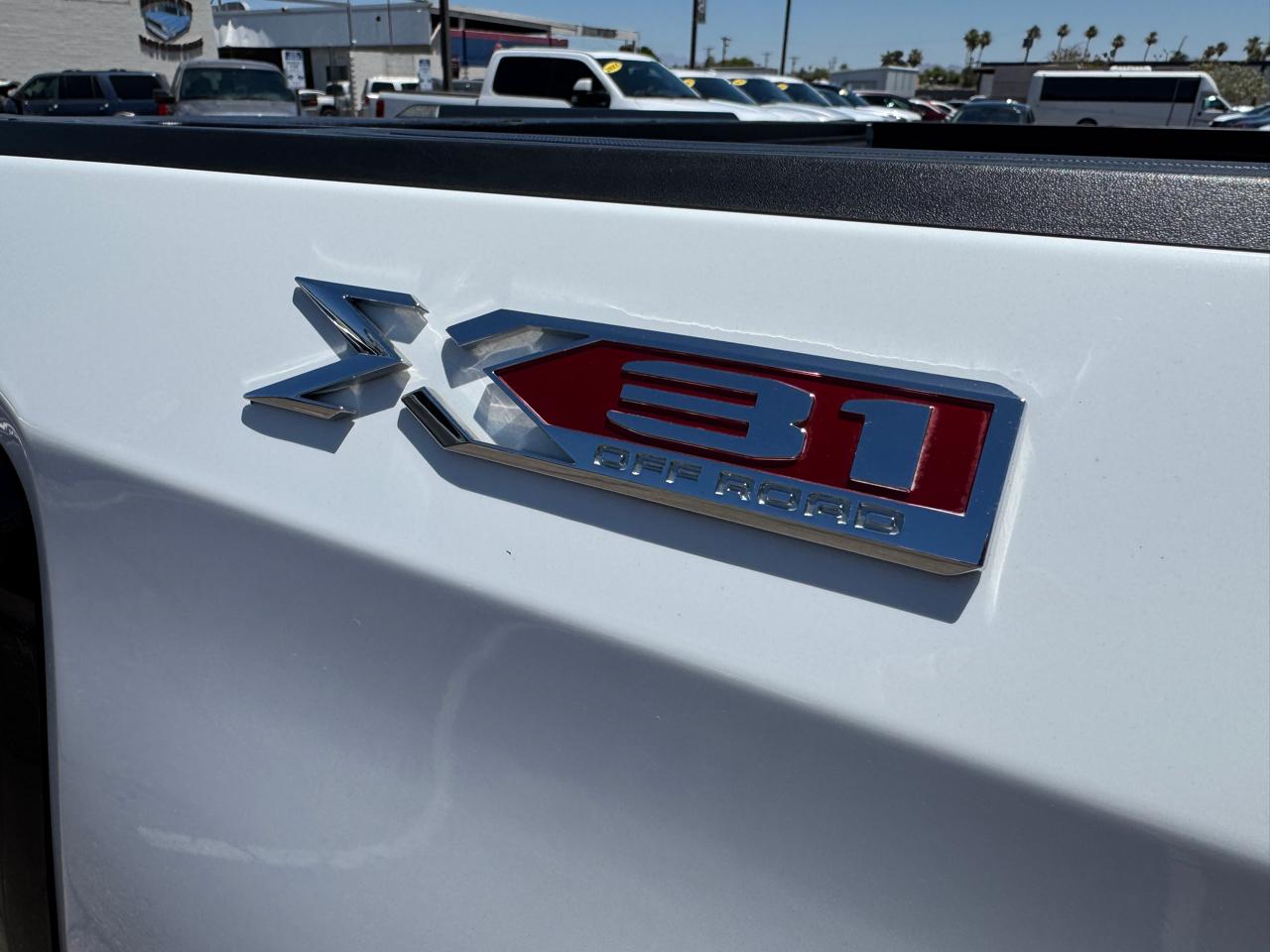 GMC Sierra 1500 4WD Crew Cab 147" SLE 2024