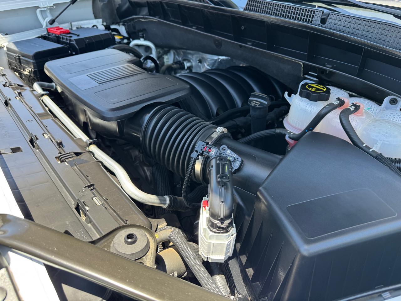 GMC Sierra 1500 4WD Crew Cab 147" SLE 2024