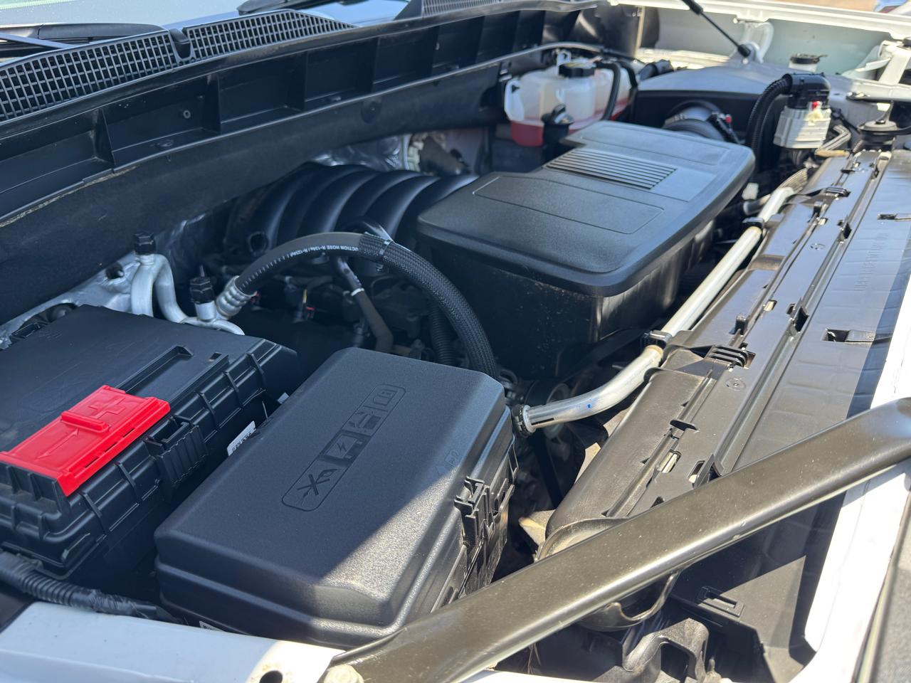 GMC Sierra 1500 4WD Crew Cab 147" SLE 2024