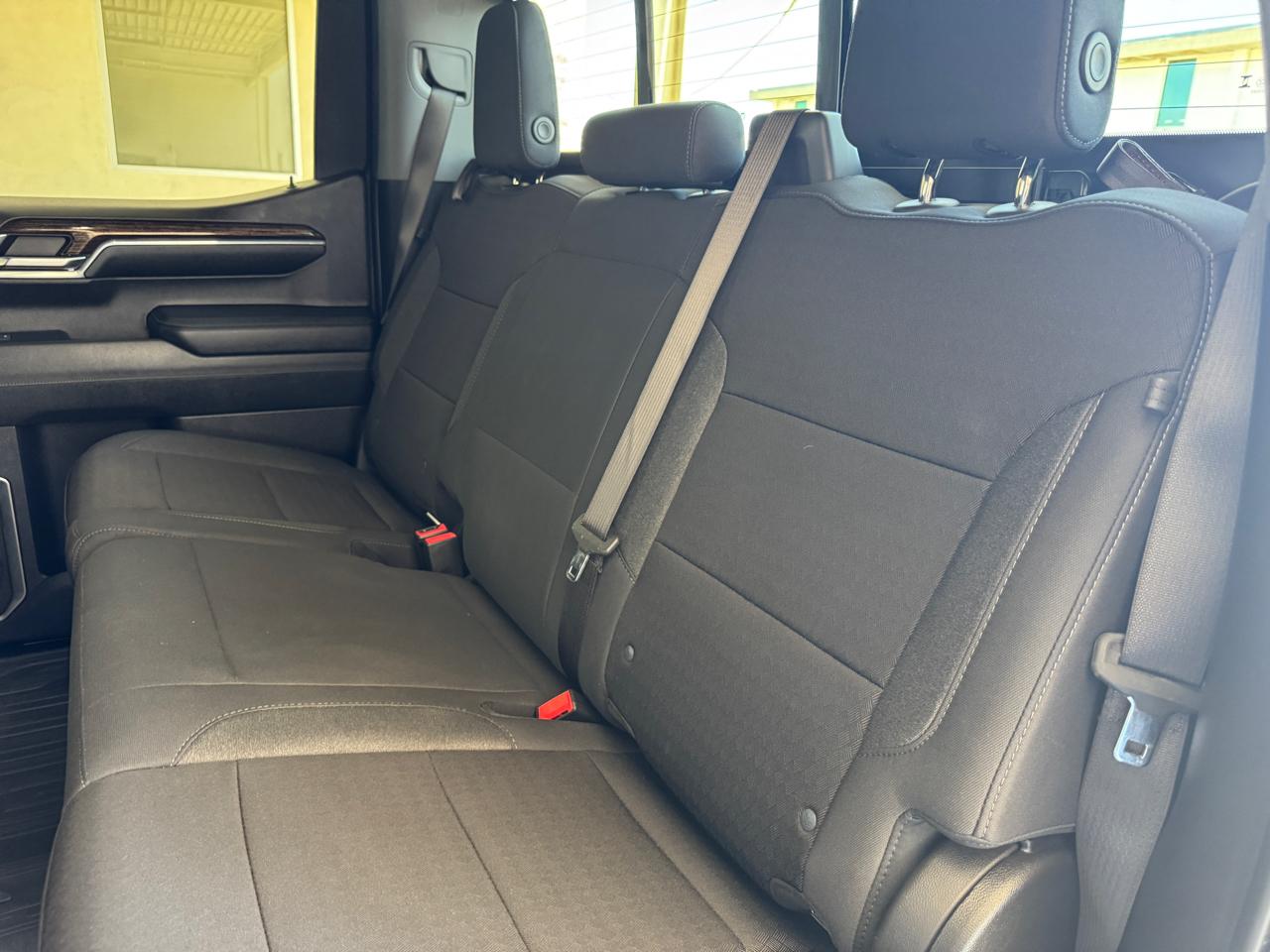 GMC Sierra 1500 4WD Crew Cab 147" SLE 2024