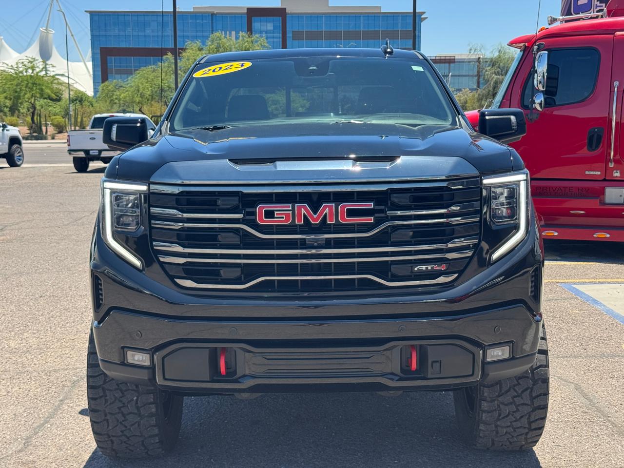 GMC Sierra 1500 4WD Crew Cab 147" AT4 2023