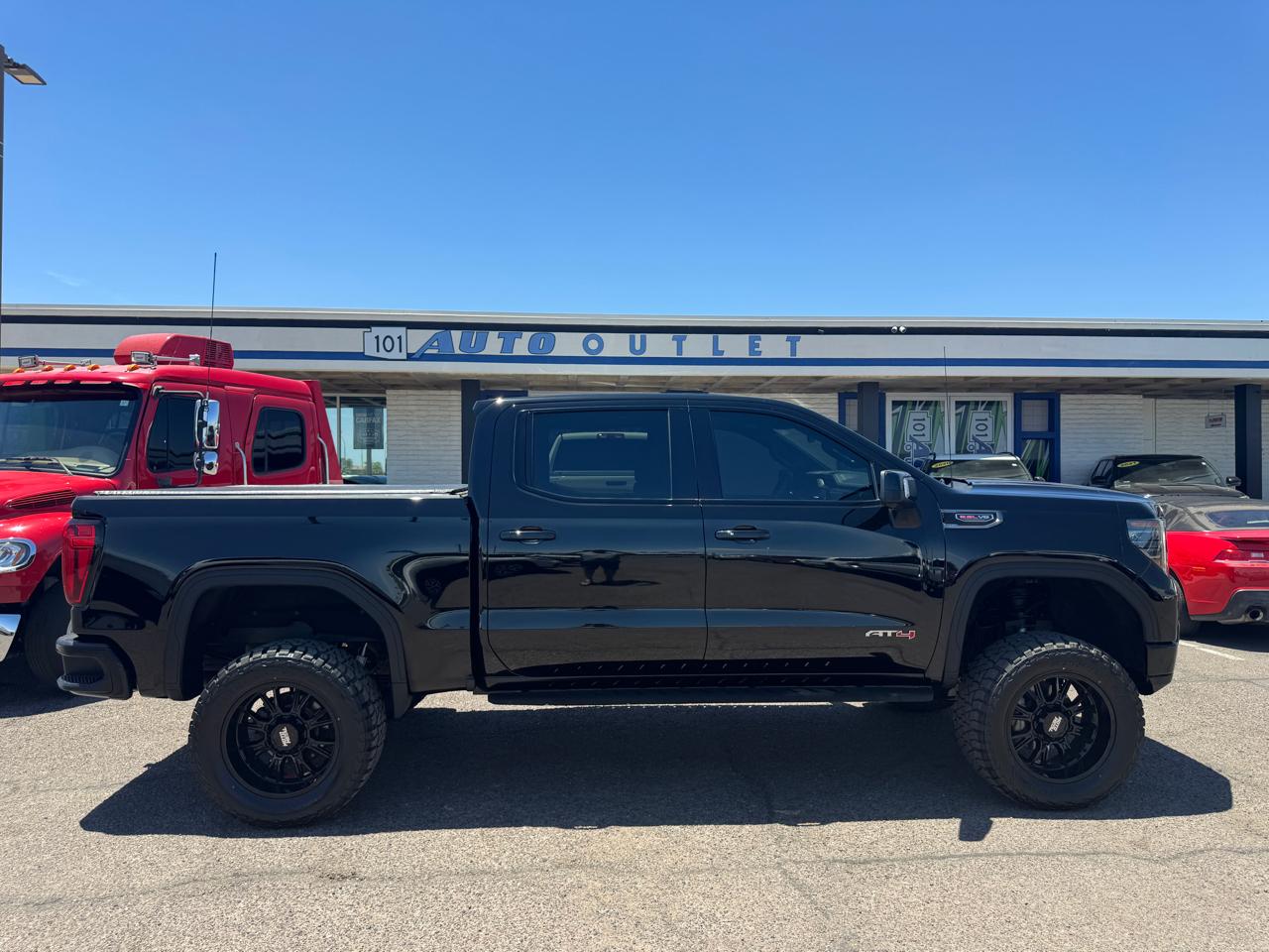 GMC Sierra 1500 4WD Crew Cab 147" AT4 2023