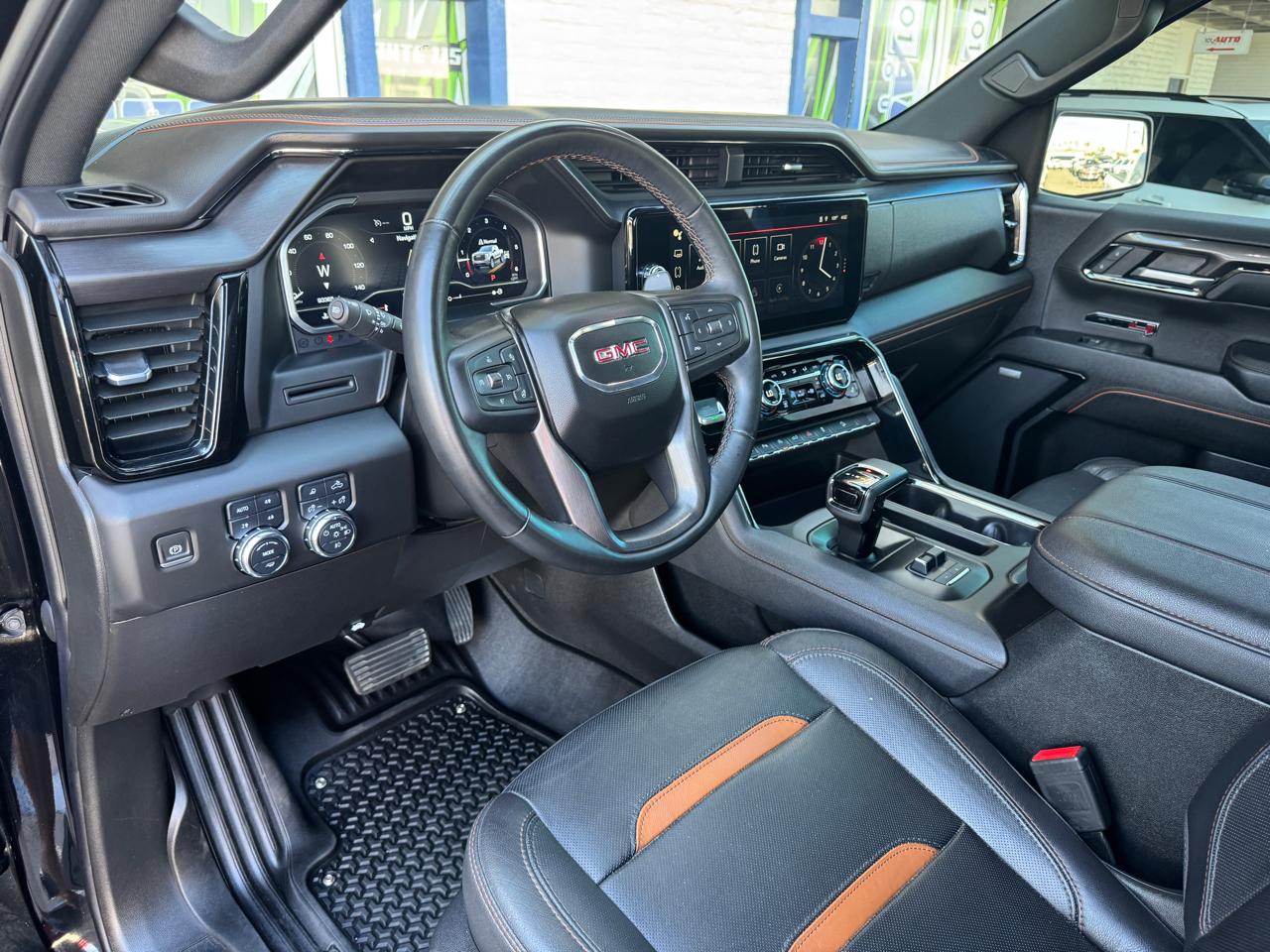 GMC Sierra 1500 4WD Crew Cab 147" AT4 2023