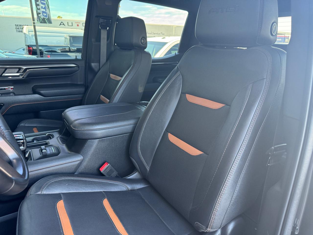 GMC Sierra 1500 4WD Crew Cab 147" AT4 2023
