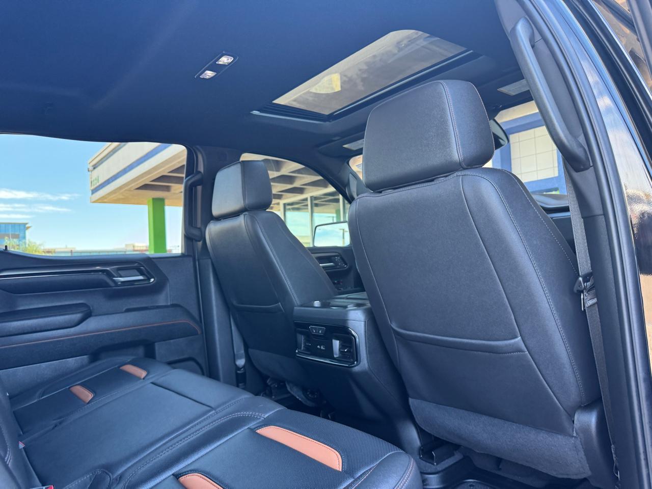 GMC Sierra 1500 4WD Crew Cab 147" AT4 2023