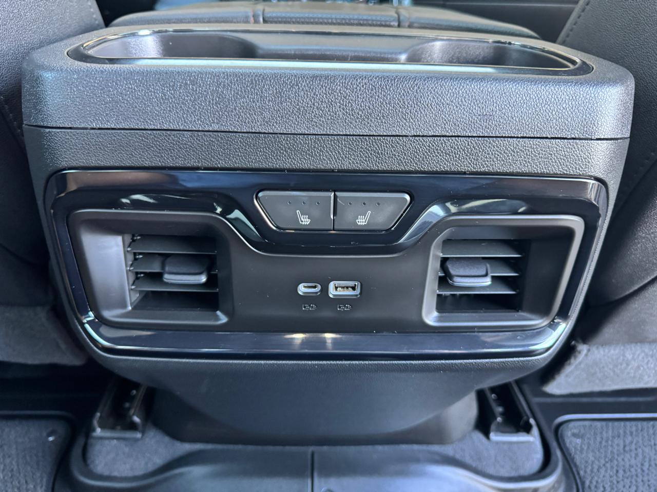 GMC Sierra 1500 4WD Crew Cab 147" AT4 2023