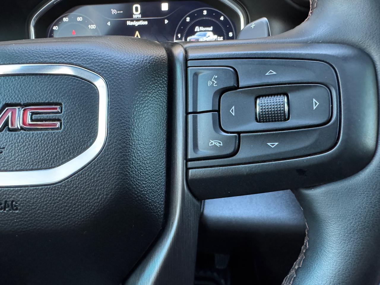 GMC Sierra 1500 4WD Crew Cab 147" AT4 2023