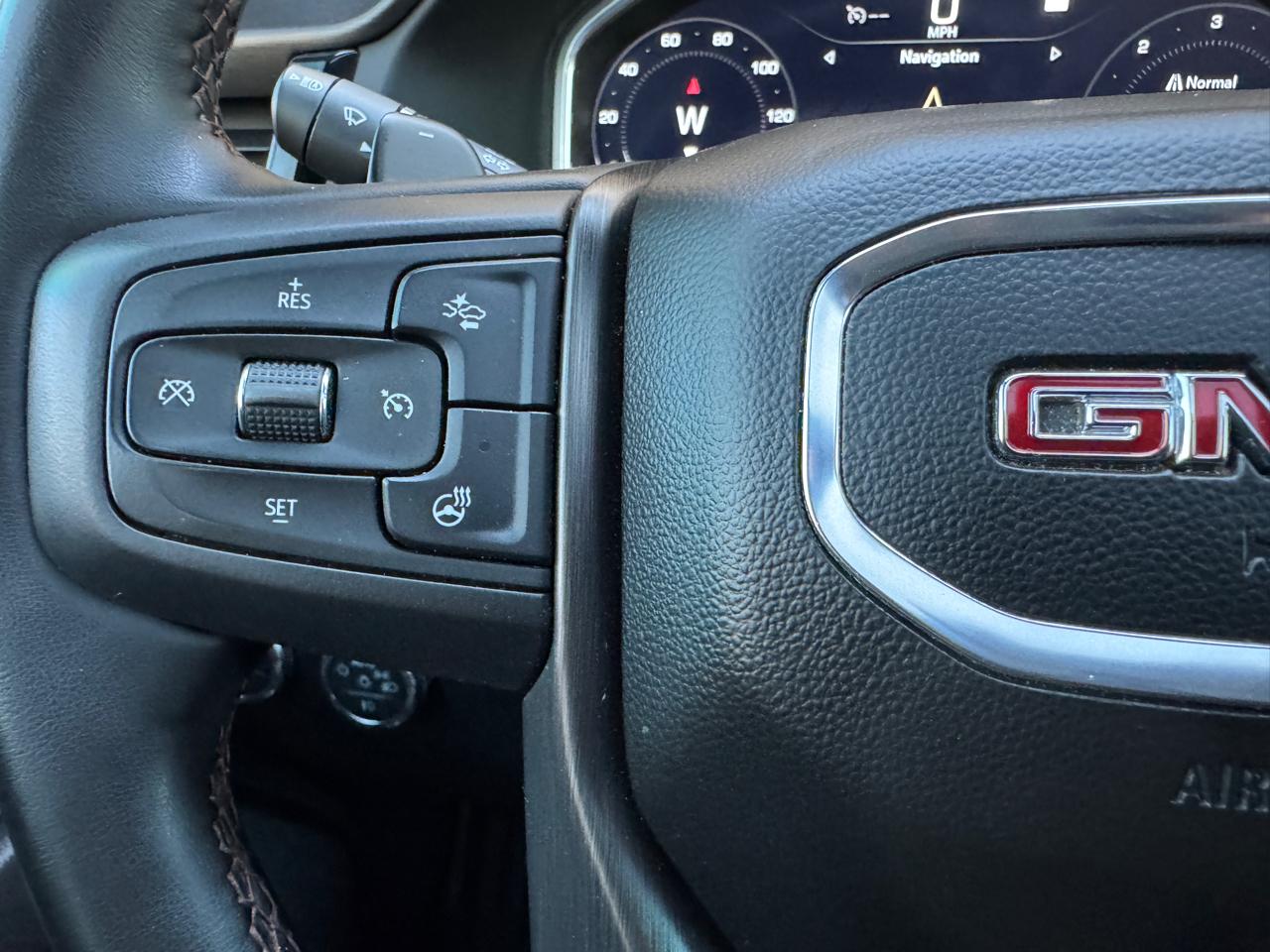 GMC Sierra 1500 4WD Crew Cab 147" AT4 2023