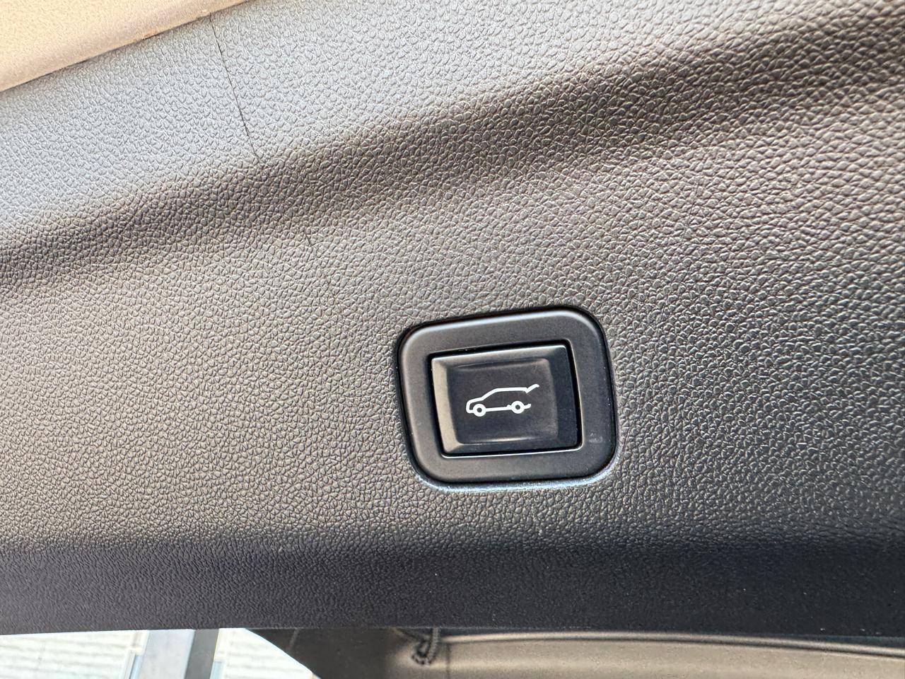GMC Yukon 4WD 4dr Denali 2021