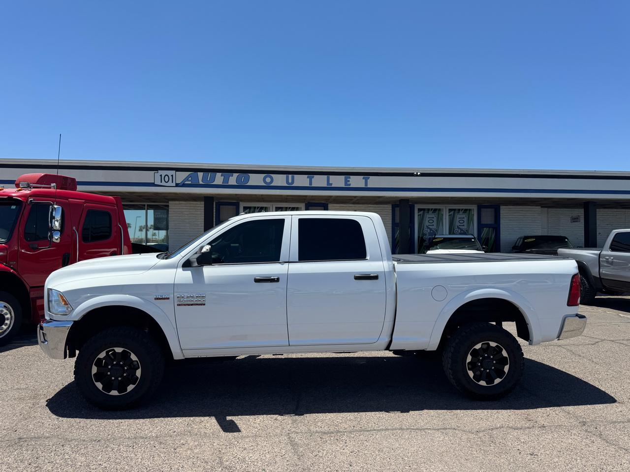 RAM 2500 Tradesman 4x4 Crew Cab 6'4" Box 2018