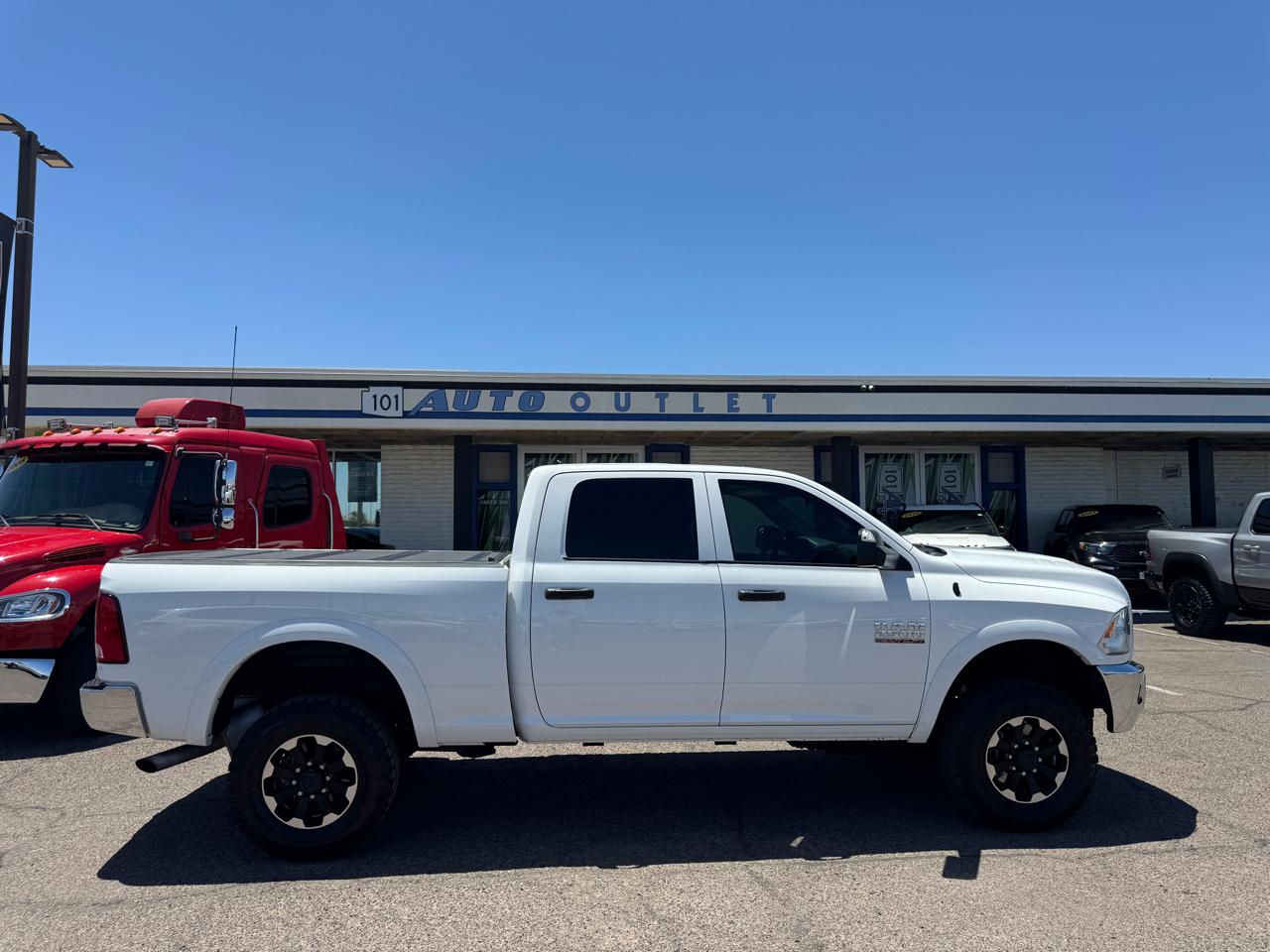 RAM 2500 Tradesman 4x4 Crew Cab 6'4" Box 2018