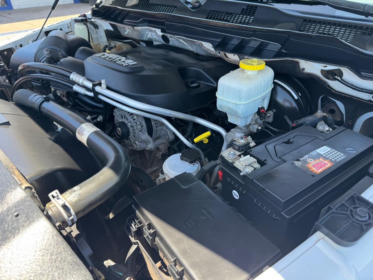 RAM 2500 Tradesman 4x4 Crew Cab 6'4" Box 2018