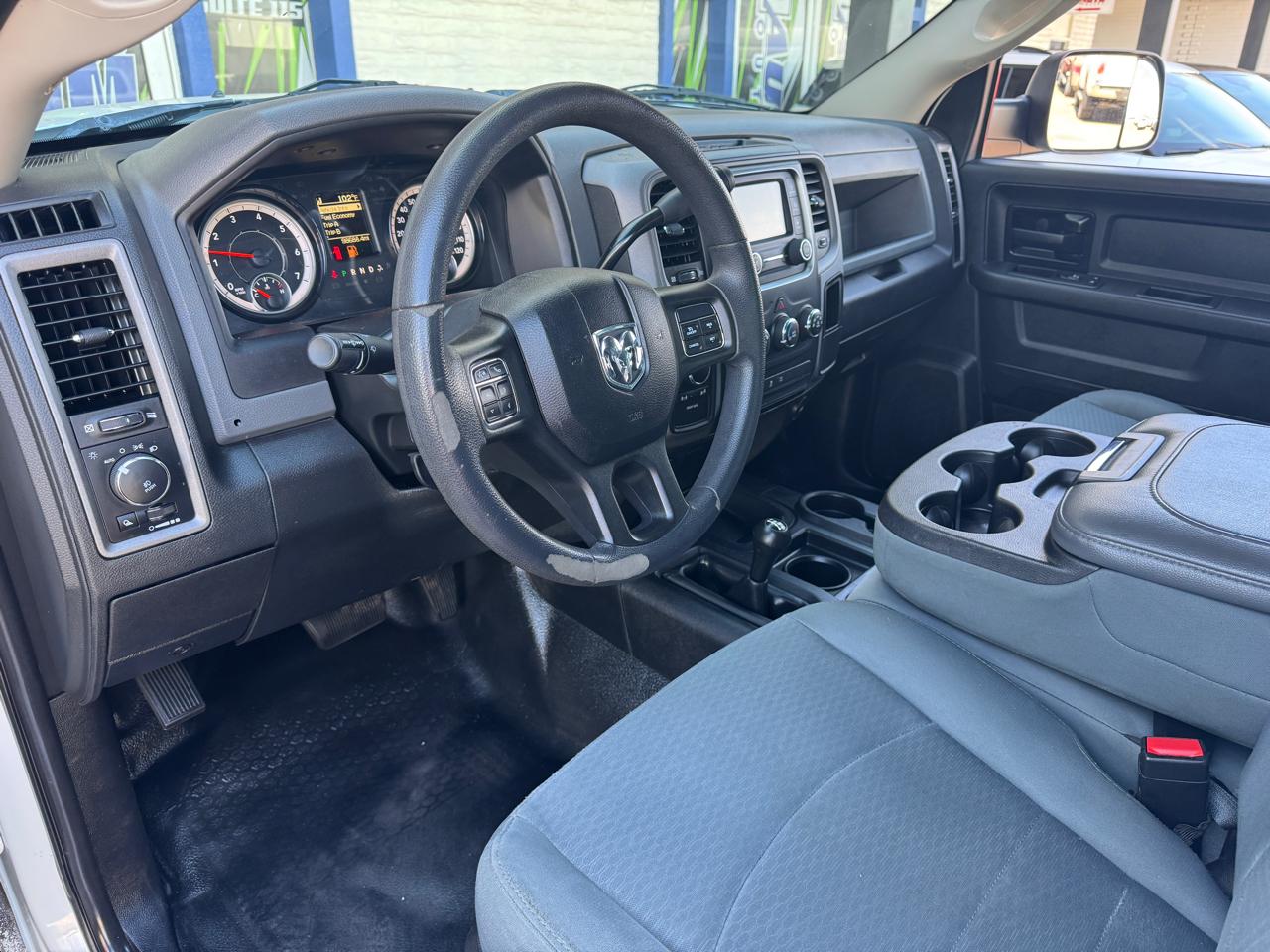 RAM 2500 Tradesman 4x4 Crew Cab 6'4" Box 2018