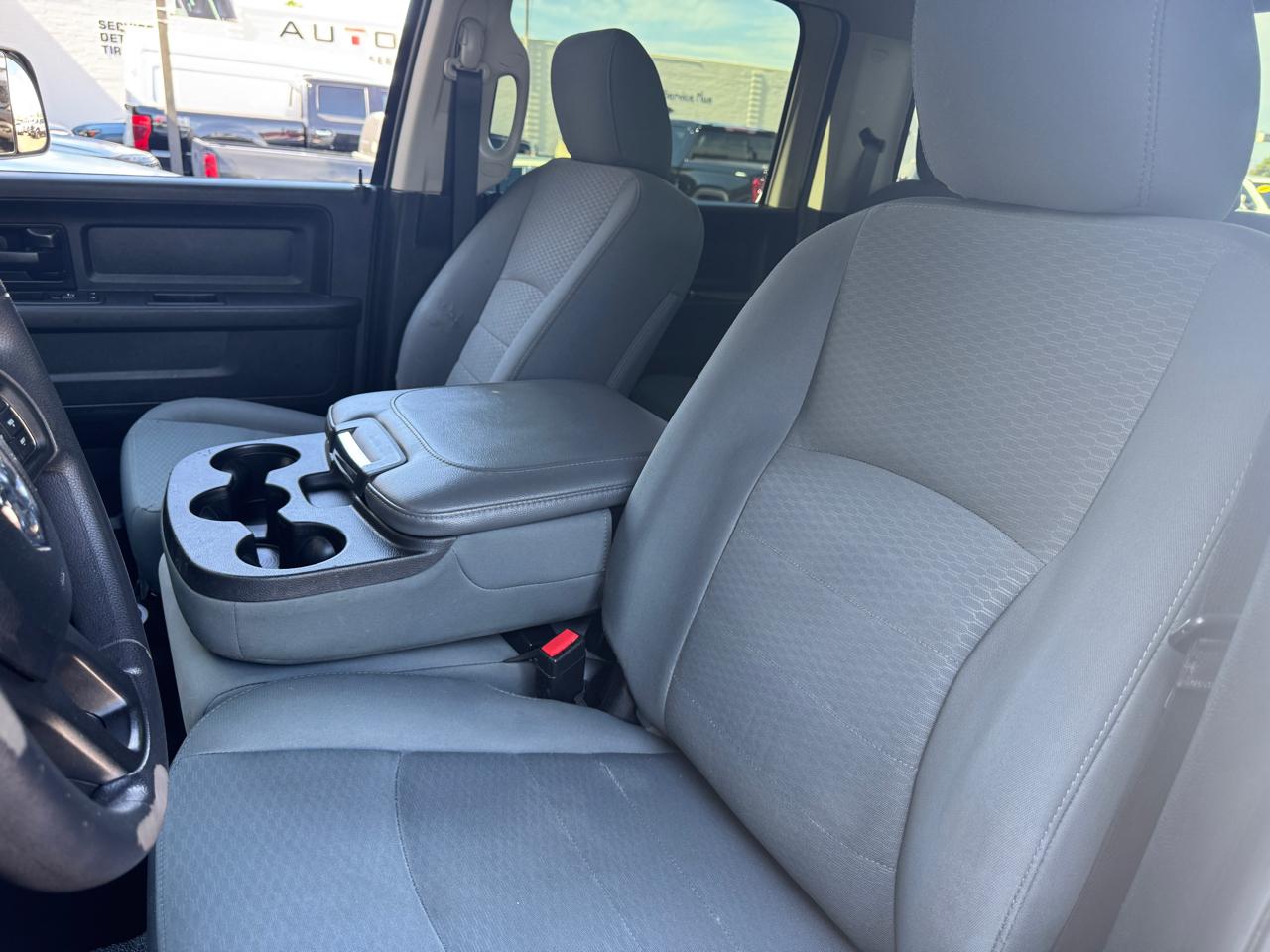 RAM 2500 Tradesman 4x4 Crew Cab 6'4" Box 2018