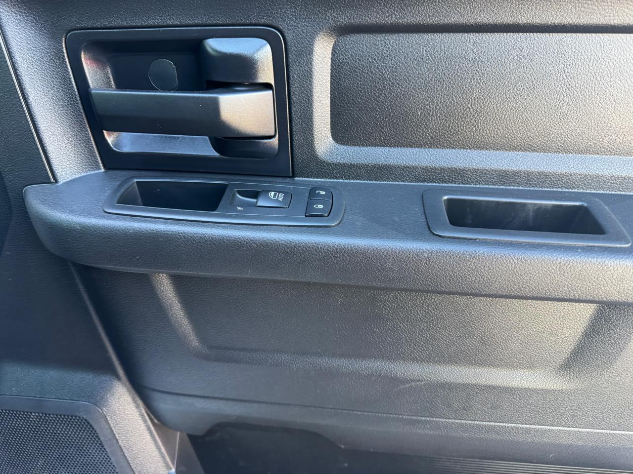 RAM 2500 Tradesman 4x4 Crew Cab 6'4" Box 2018