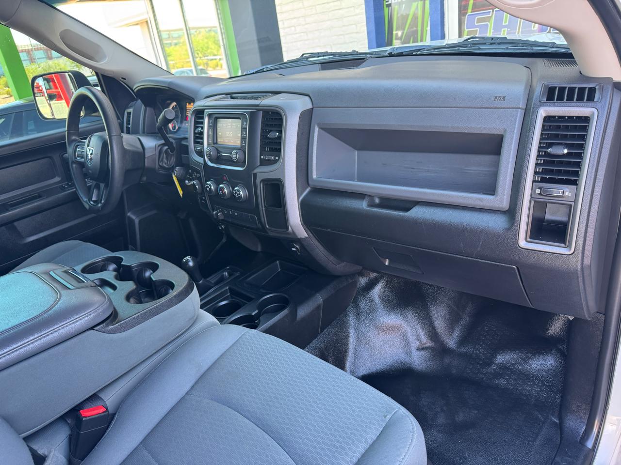 RAM 2500 Tradesman 4x4 Crew Cab 6'4" Box 2018