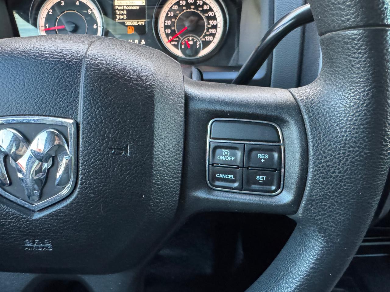 RAM 2500 Tradesman 4x4 Crew Cab 6'4" Box 2018
