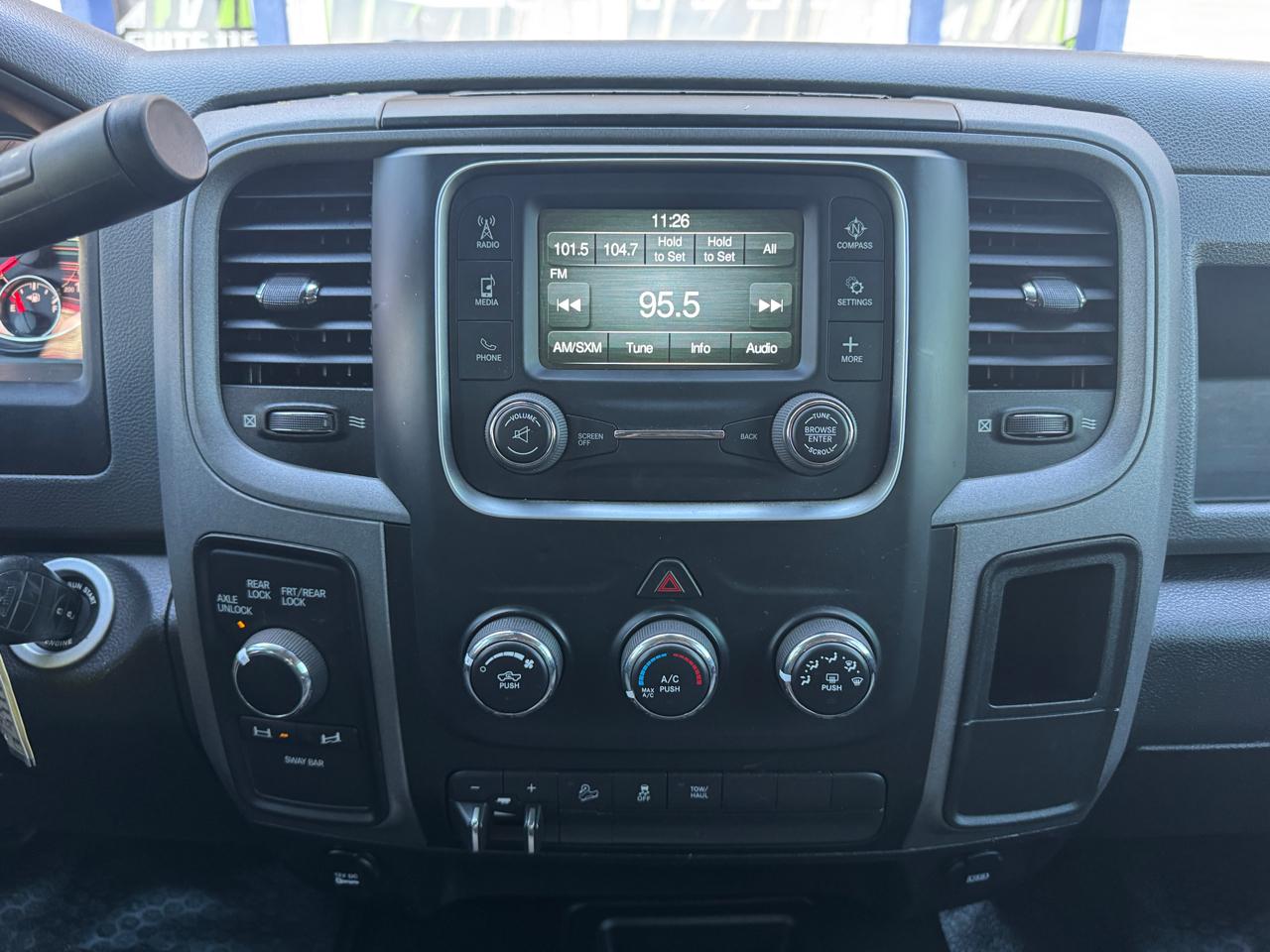 RAM 2500 Tradesman 4x4 Crew Cab 6'4" Box 2018