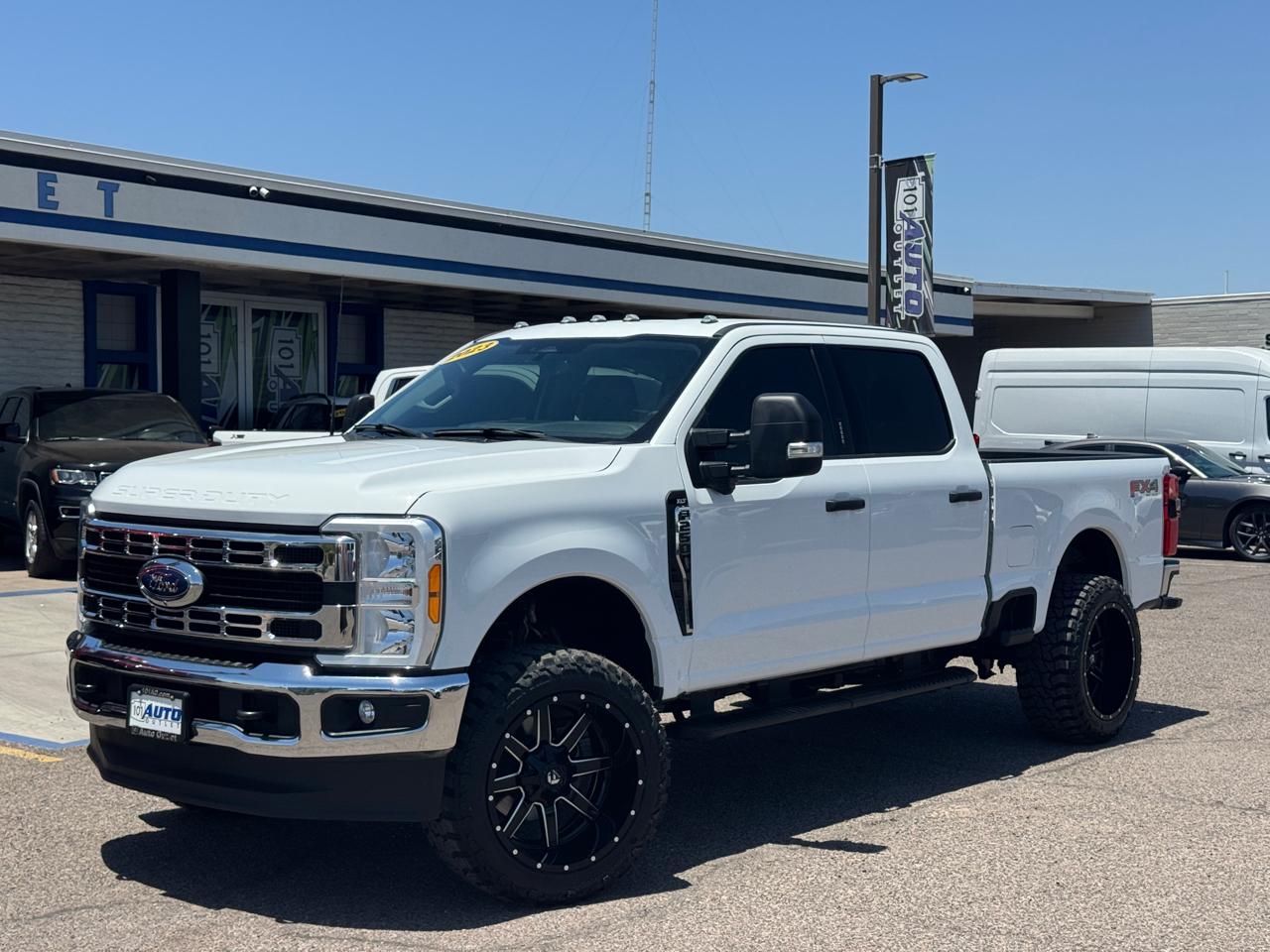Ford Super Duty F-250 SRW XLT 4WD Crew Cab 6.75' Box 2023