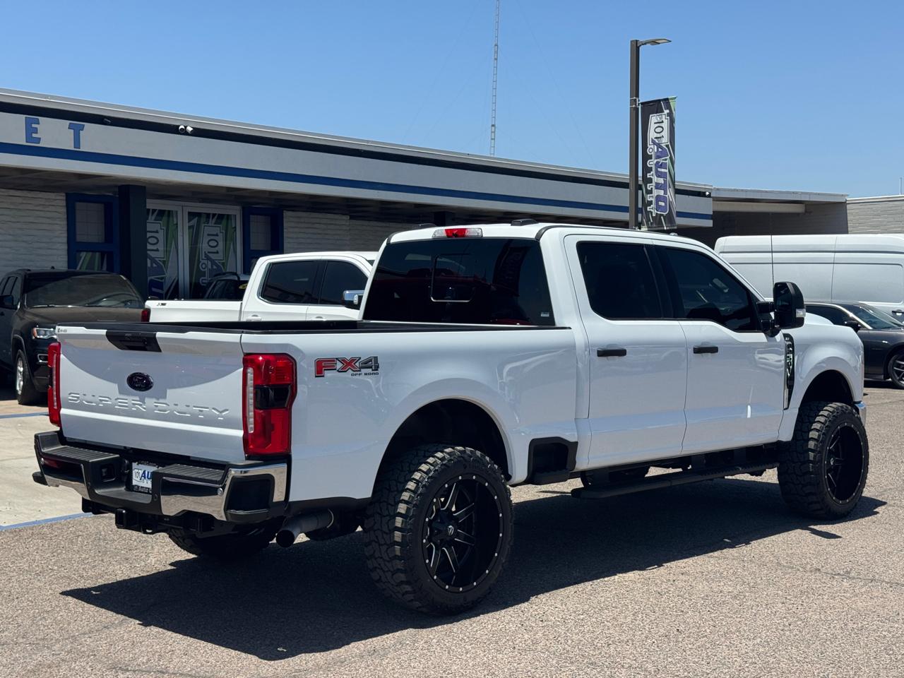 Ford Super Duty F-250 SRW XLT 4WD Crew Cab 6.75' Box 2023