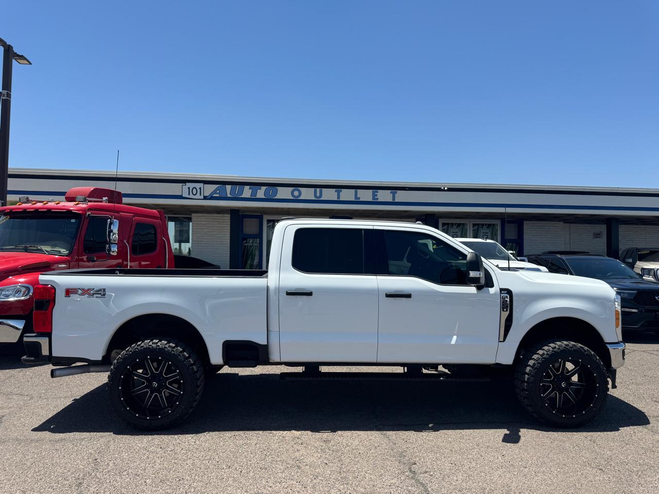 Ford Super Duty F-250 SRW XLT 4WD Crew Cab 6.75' Box 2023