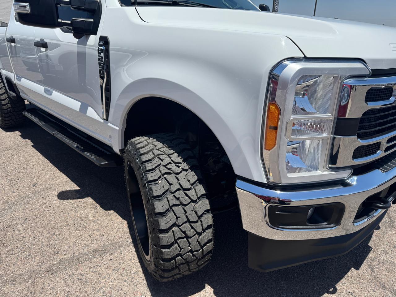 Ford Super Duty F-250 SRW XLT 4WD Crew Cab 6.75' Box 2023