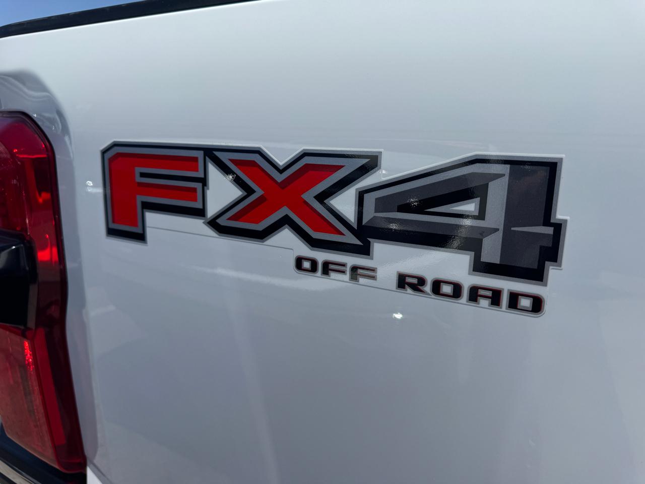 Ford Super Duty F-250 SRW XLT 4WD Crew Cab 6.75' Box 2023
