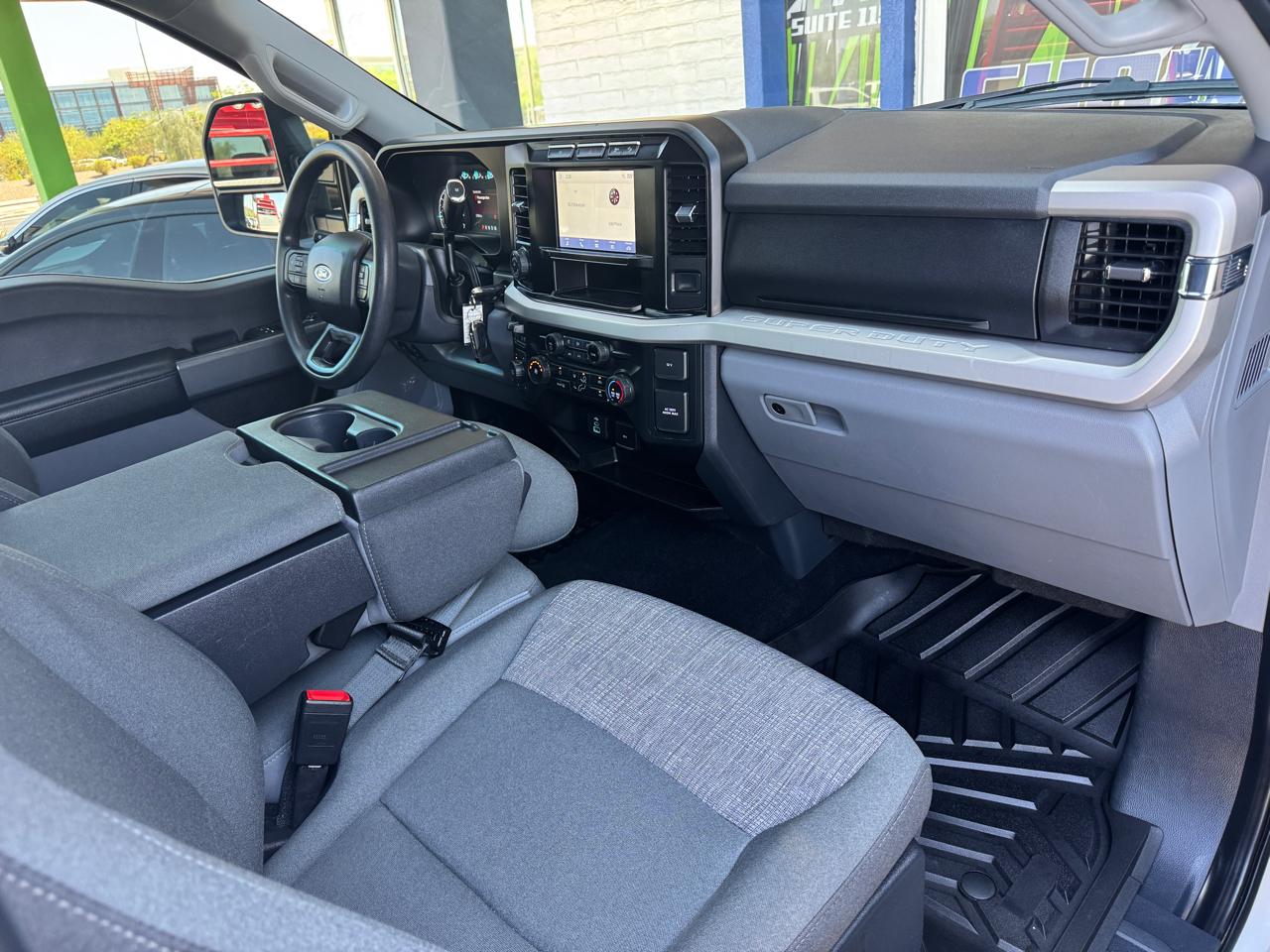 Ford Super Duty F-250 SRW XLT 4WD Crew Cab 6.75' Box 2023