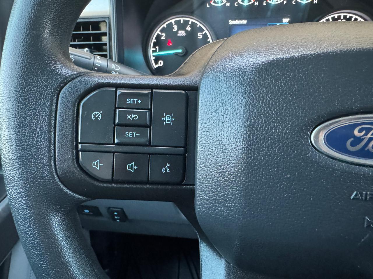 Ford Super Duty F-250 SRW XLT 4WD Crew Cab 6.75' Box 2023