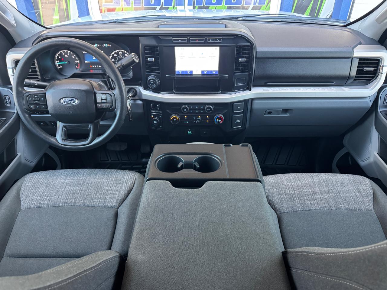 Ford Super Duty F-250 SRW XLT 4WD Crew Cab 6.75' Box 2023