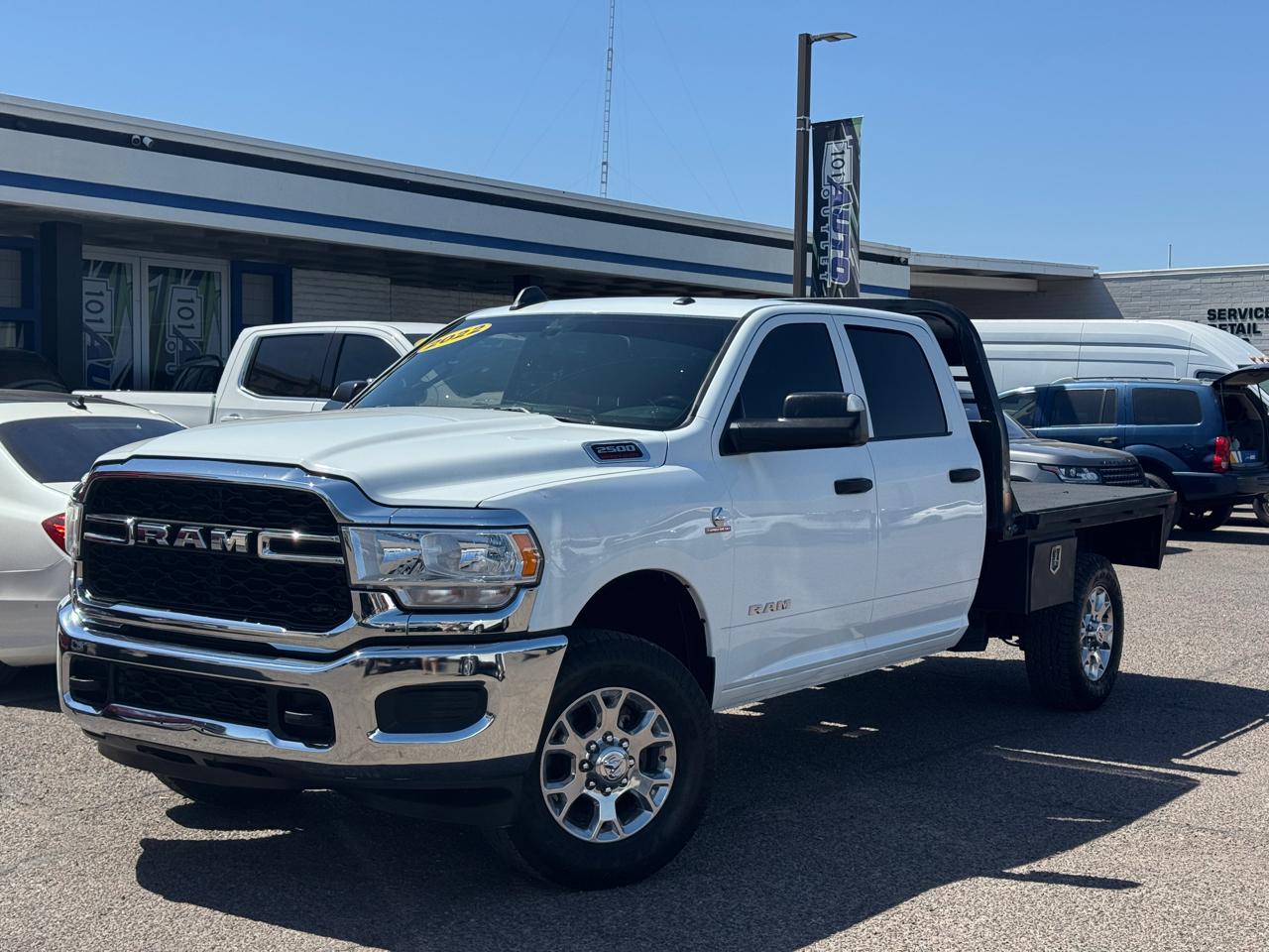 RAM 2500 Tradesman 4x4 Crew Cab 8' Box 2022