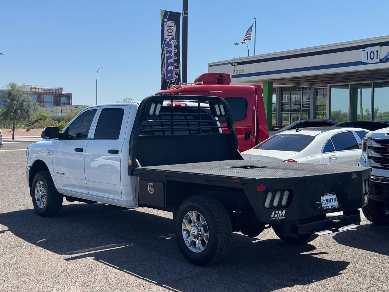 RAM 2500 Tradesman 4x4 Crew Cab 8' Box 2022