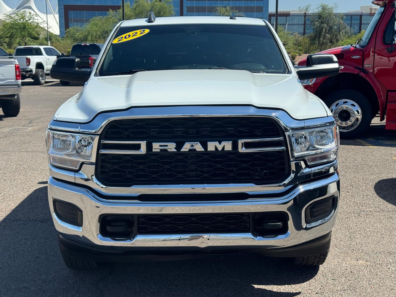 RAM 2500 Tradesman 4x4 Crew Cab 8' Box 2022